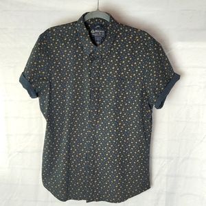 Men's Button Down Cotton Shirt - Large